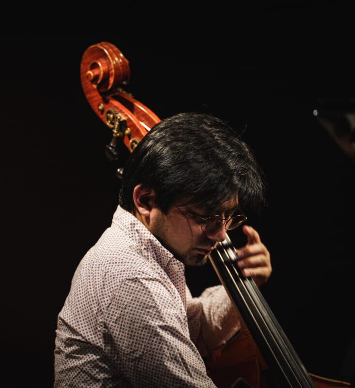 小美濃悠太（ベース）